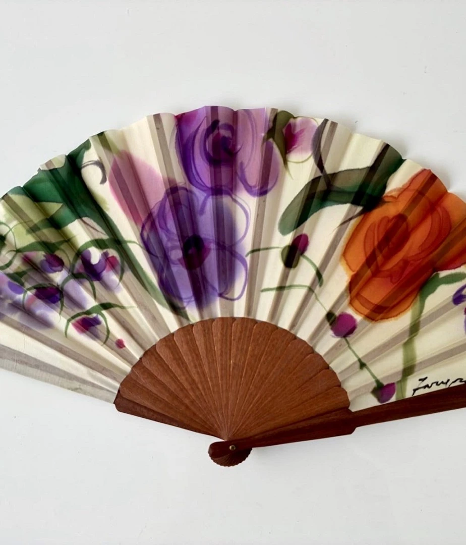 ABANICO DE SEDA PINTADO A MANO.  EXCLUSIVO