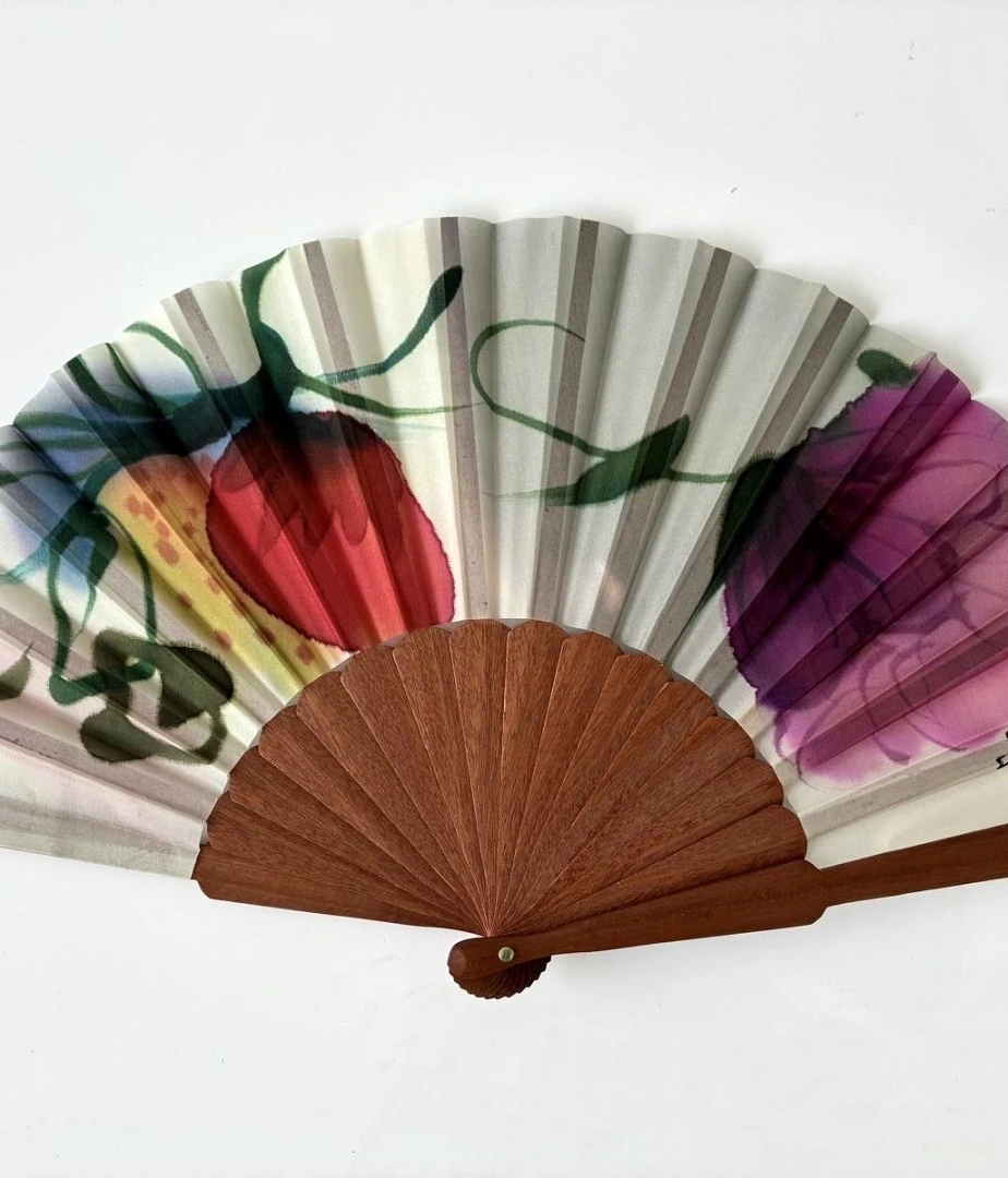 ABANICO DE SEDA PINTADO A MANO.  EXCLUSIVO