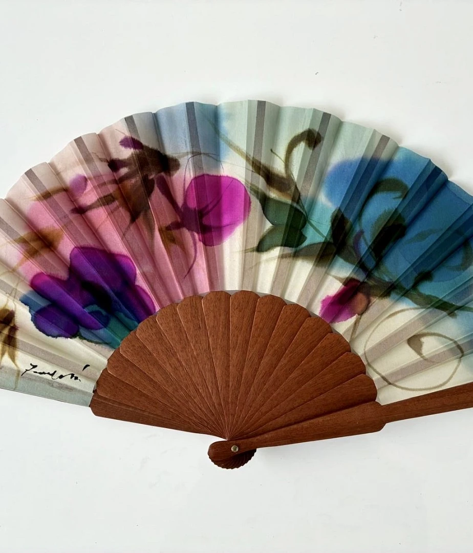 ABANICO DE SEDA PINTADO A MANO.  EXCLUSIVO