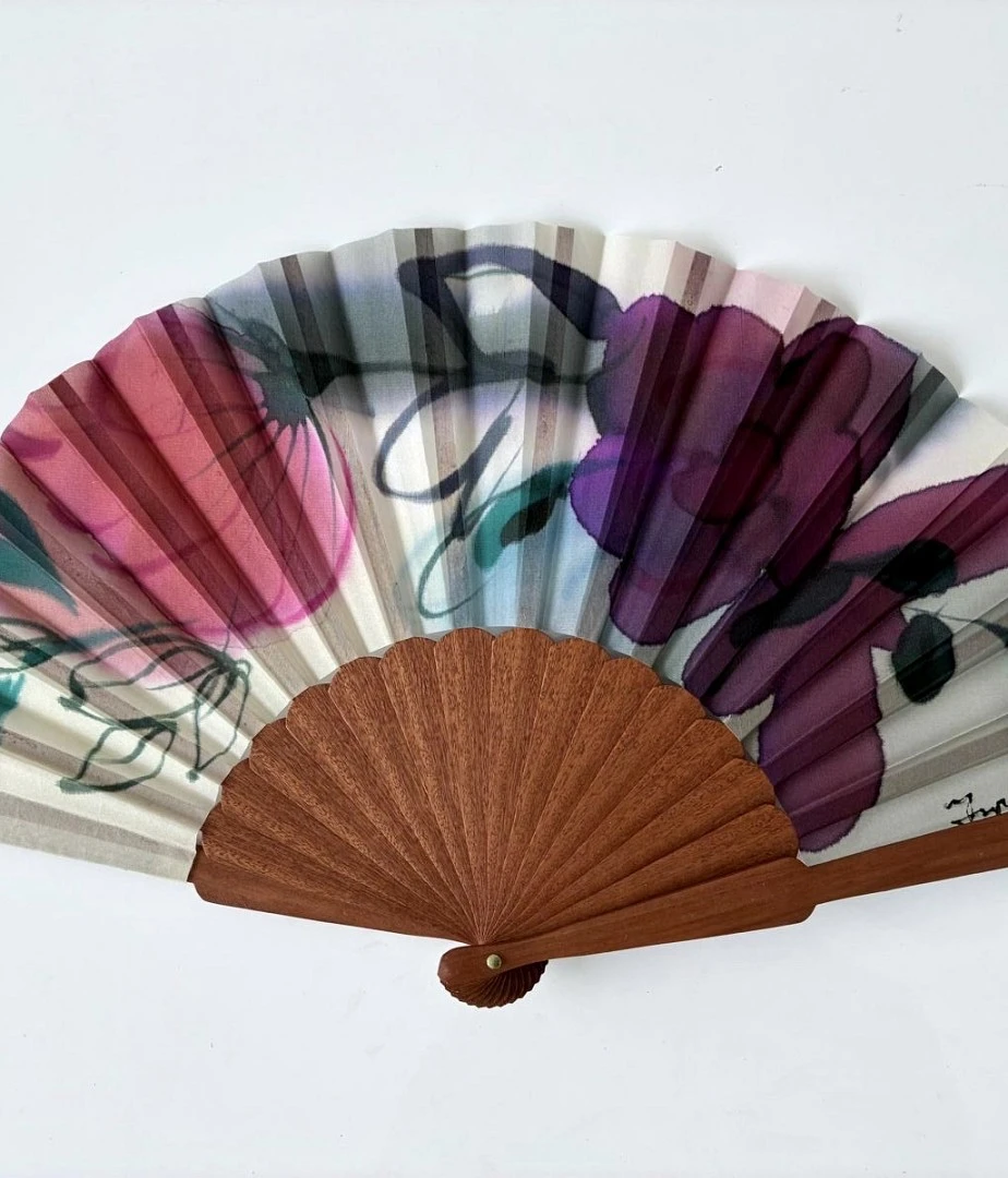 ABANICO DE SEDA PINTADO A MANO. EXCLUSIVO ABANICO DE SEDA PINTADO A MANO. EXCLUSIVO