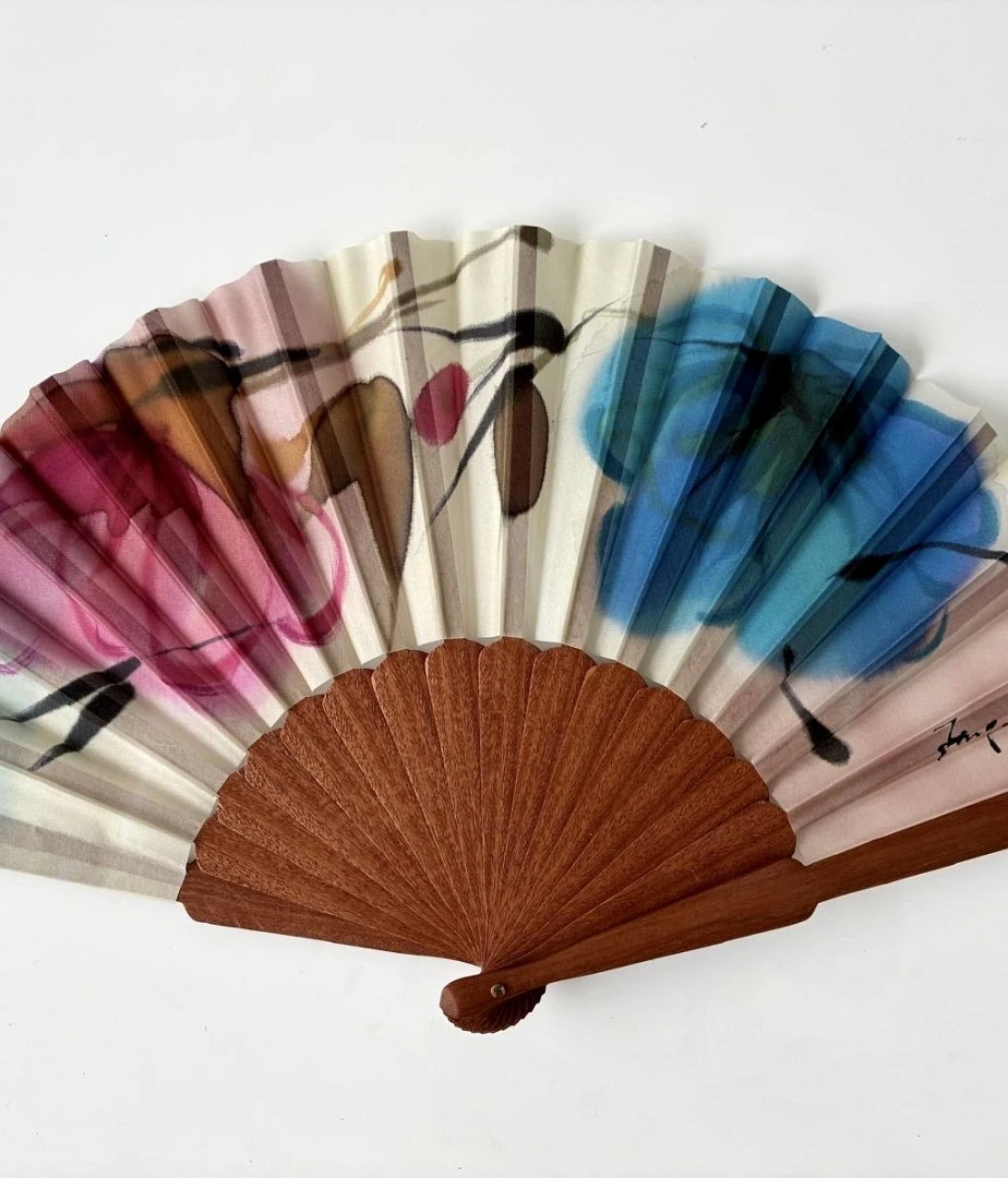 ABANICO DE SEDA PINTADO A MANO.  EXCLUSIVO