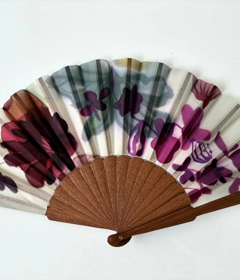 ABANICO DE SEDA PINTADO A MANO. EXCLUSIVO ABANICO DE SEDA PINTADO A MANO. EXCLUSIVO