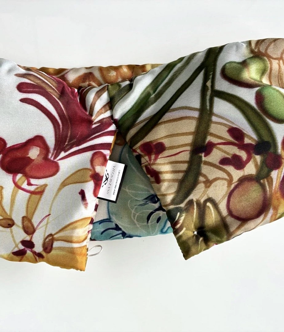 Cuello de seda 100% con relleno suave. MODELO BOTAN Cuello de seda 100% con relleno suave. MODELO BOTAN