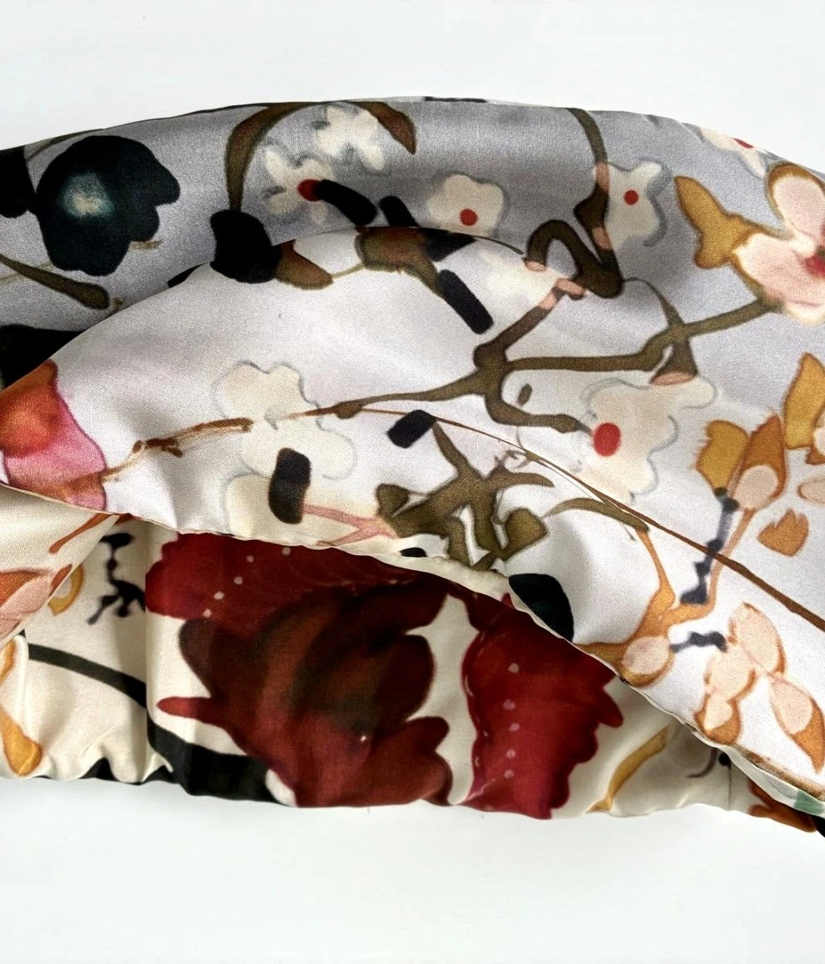 Cuello de seda 100% con relleno suave. MODELO HANAMI Cuello de seda 100% con relleno suave. MODELO HANAMI