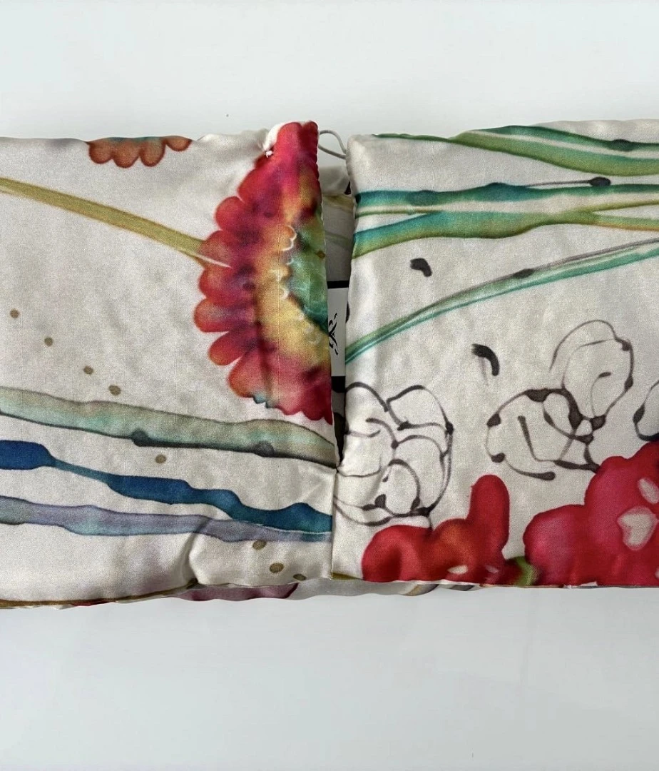 Cuello de seda 100% con relleno suave. MODELO KAZE Cuello de seda 100% con relleno suave. MODELO KAZE