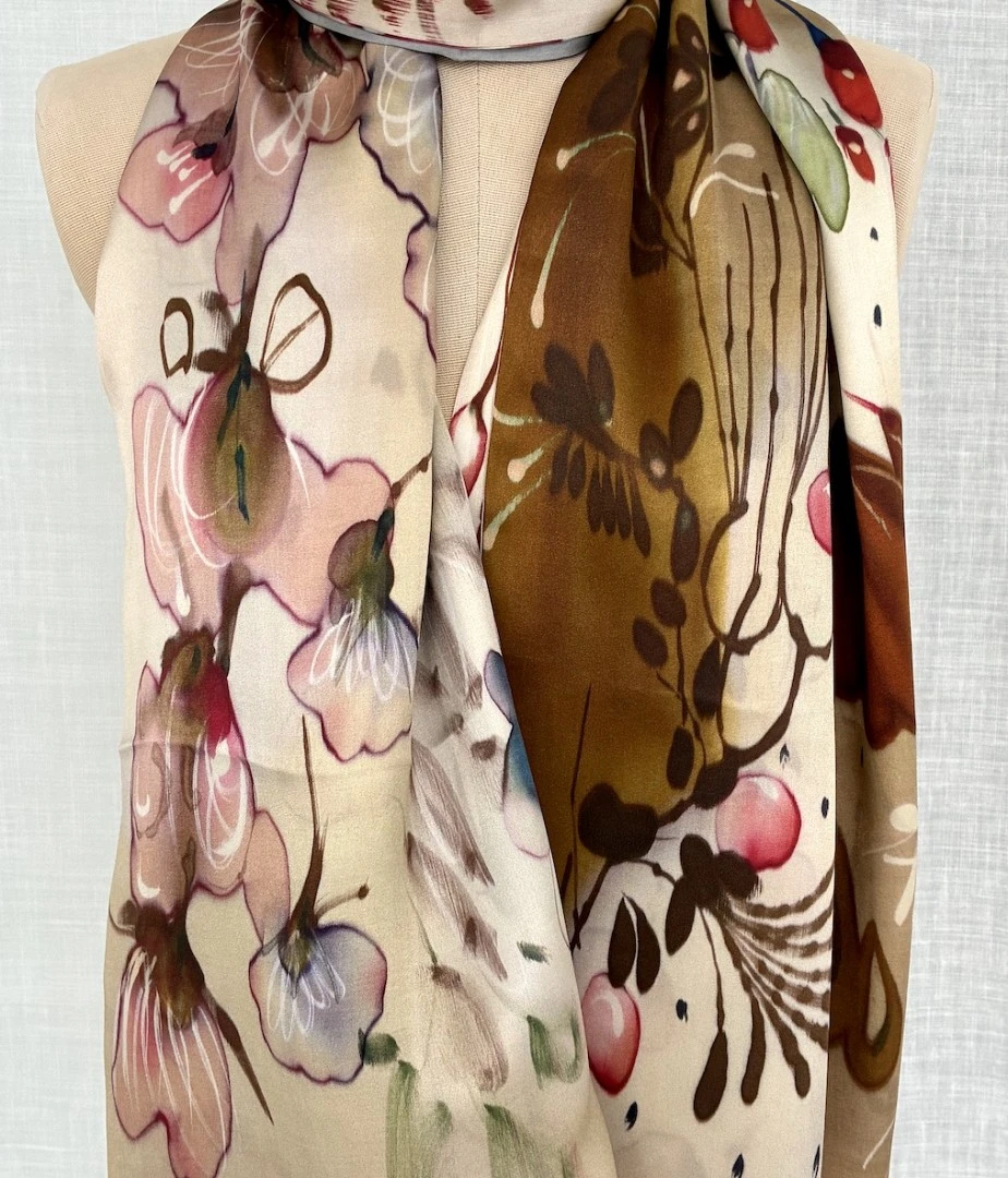 ECHARPE LUA, COLECCIÓN MUNDANA 2025