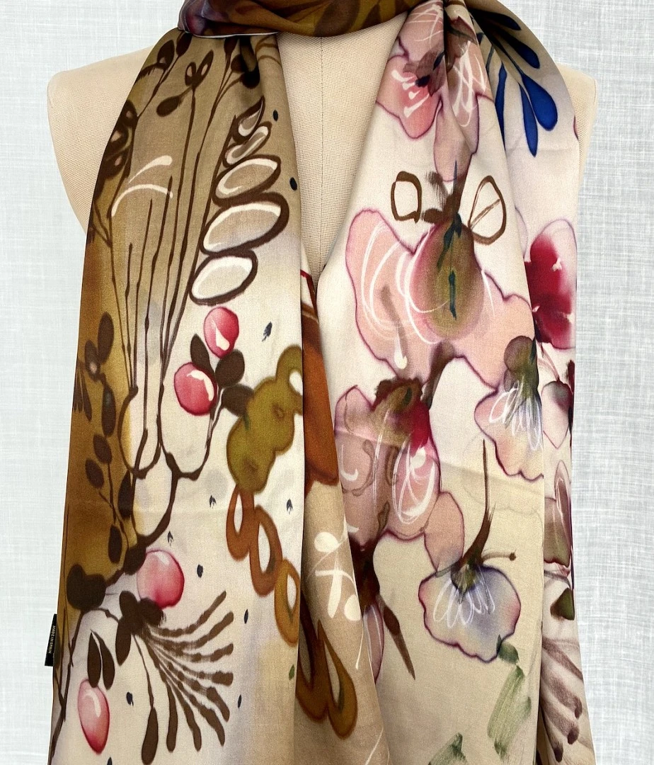 ECHARPE LUA, COLECCIÓN MUNDANA 2025