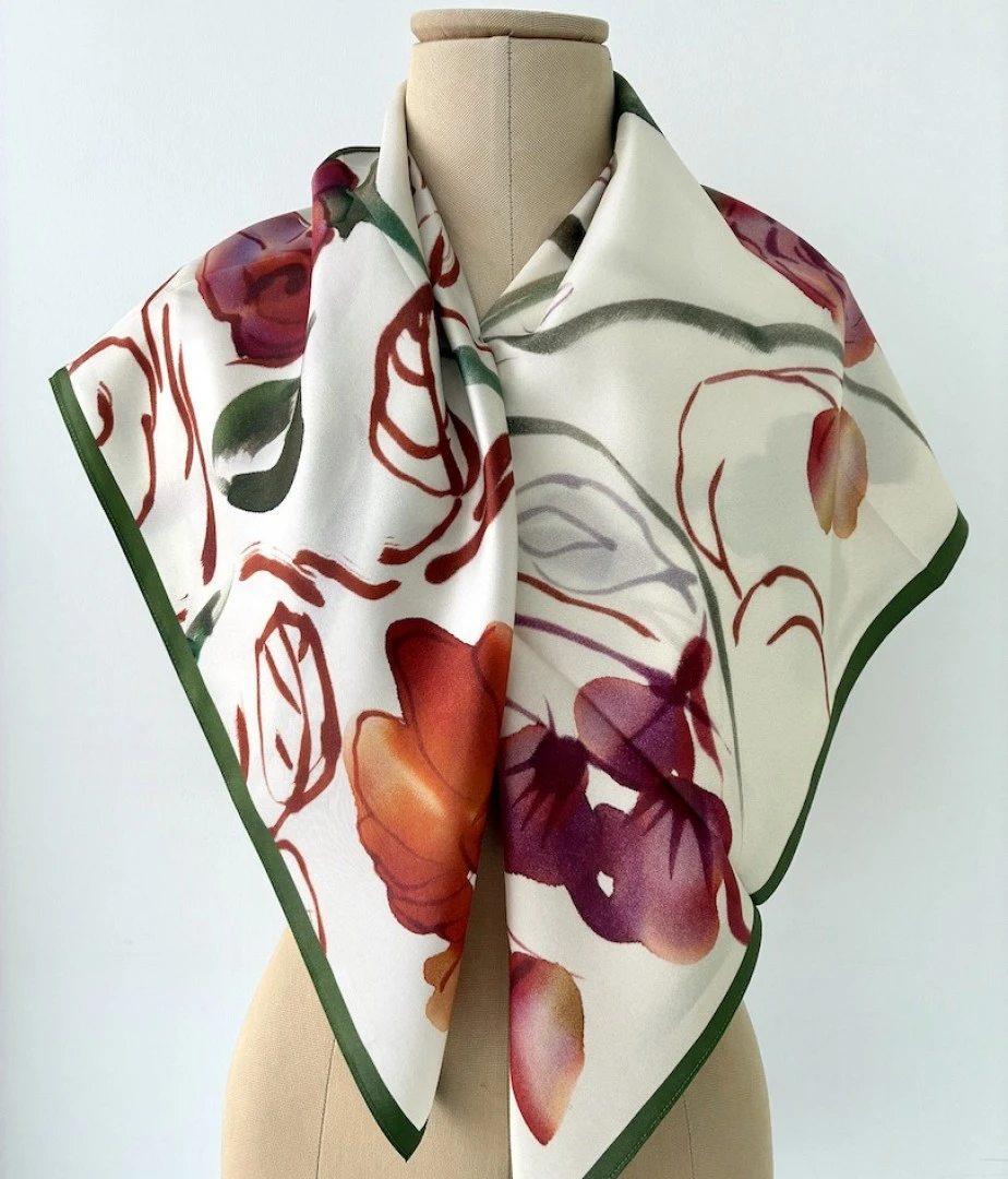 Pañuelo de Twill, Modelo EVANIS de la colección MUNDANA Pañuelo de Twill, Modelo EVANIS de la colección MUNDANA