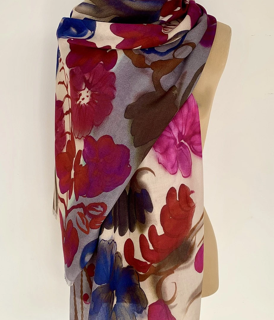 Pañuelo Modal, Modelo JANNALI de la colección AUSTRALIS