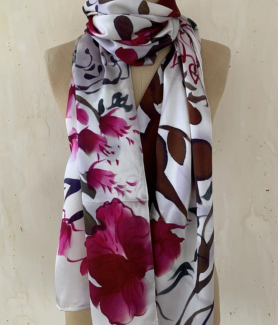 Pañuelo Silk Satín Modelo BEGA de la colección AUSTRALIS