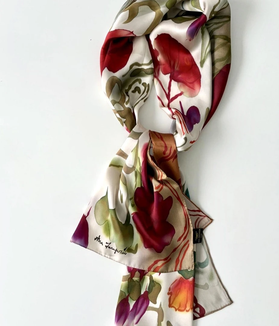 Pañuelo Silk Satín Modelo LIORA de la Colección Mundana Pañuelo Silk Satín Modelo LIORA de la Colección Mundana