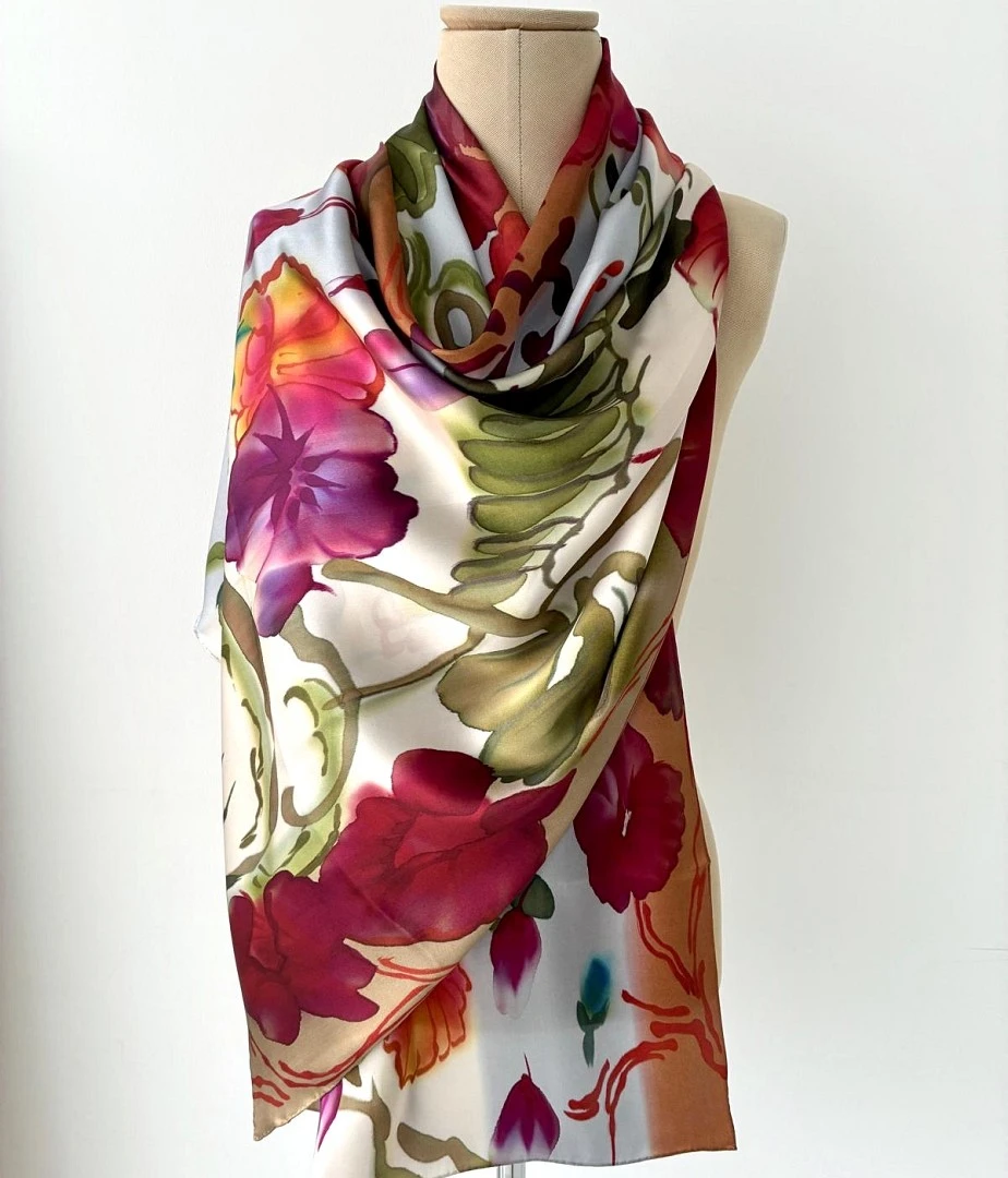 Pañuelo Silk Satín Modelo LIORA de la Colección Mundana Pañuelo Silk Satín Modelo LIORA de la Colección Mundana