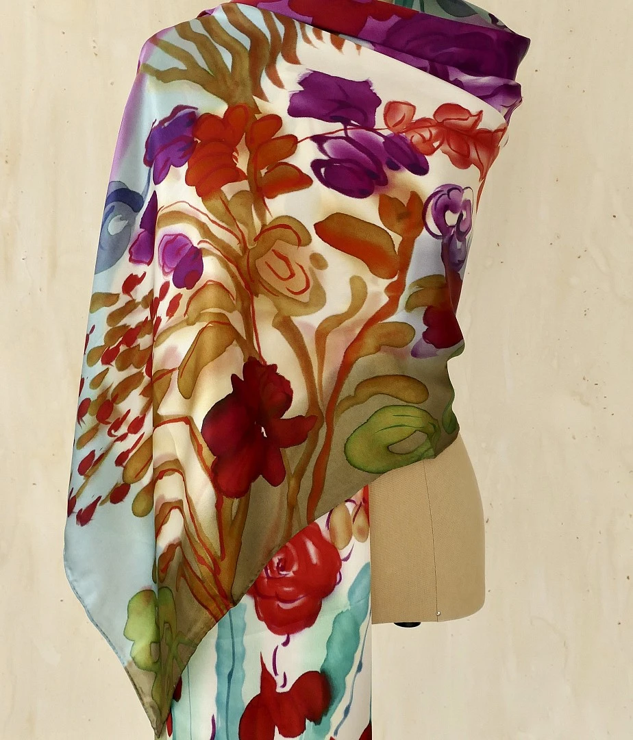 Pañuelo Silk Satín Modelo SAHANI de la colección AUSTRALIS