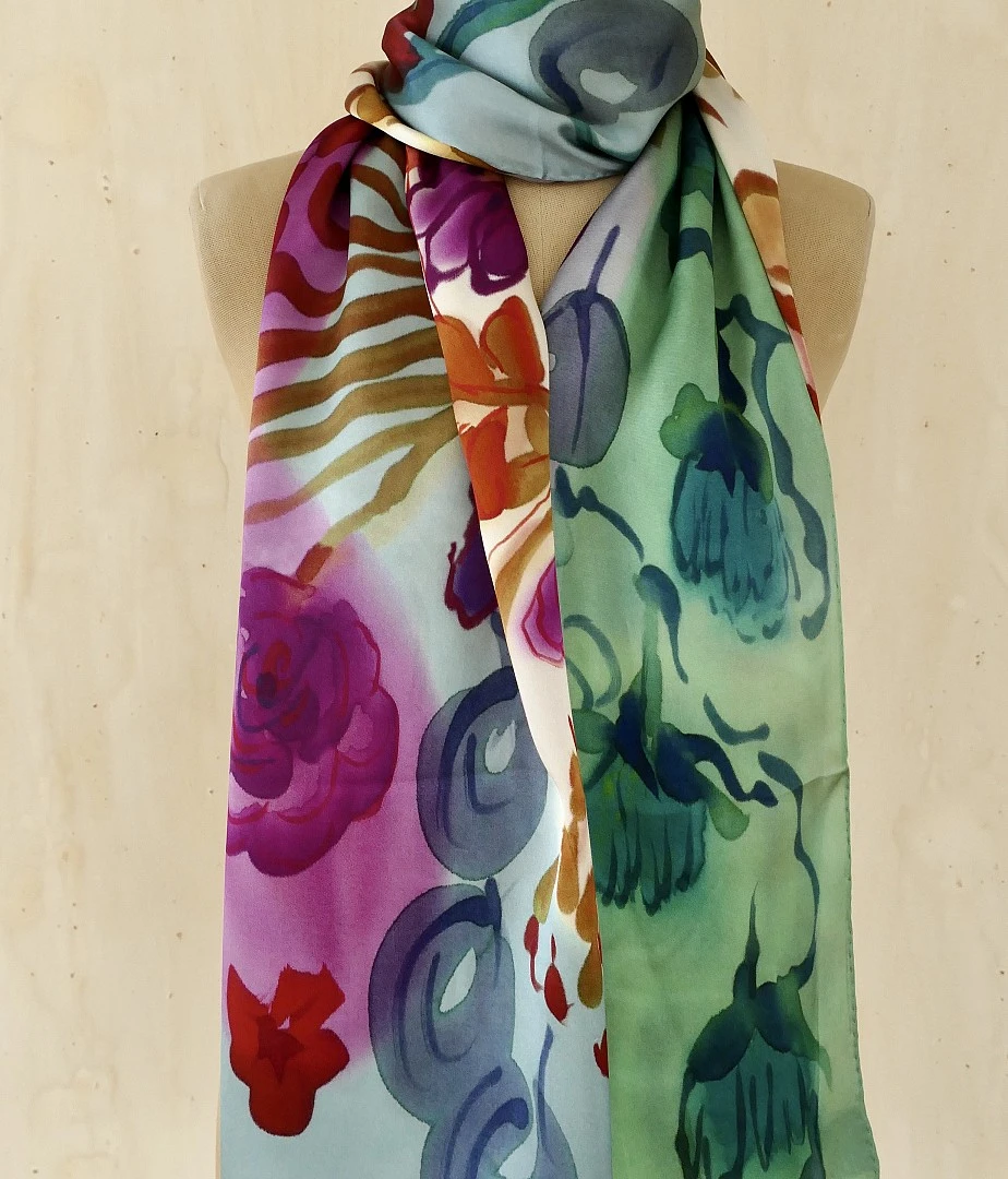 Pañuelo Silk Satín Modelo SAHANI de la colección AUSTRALIS