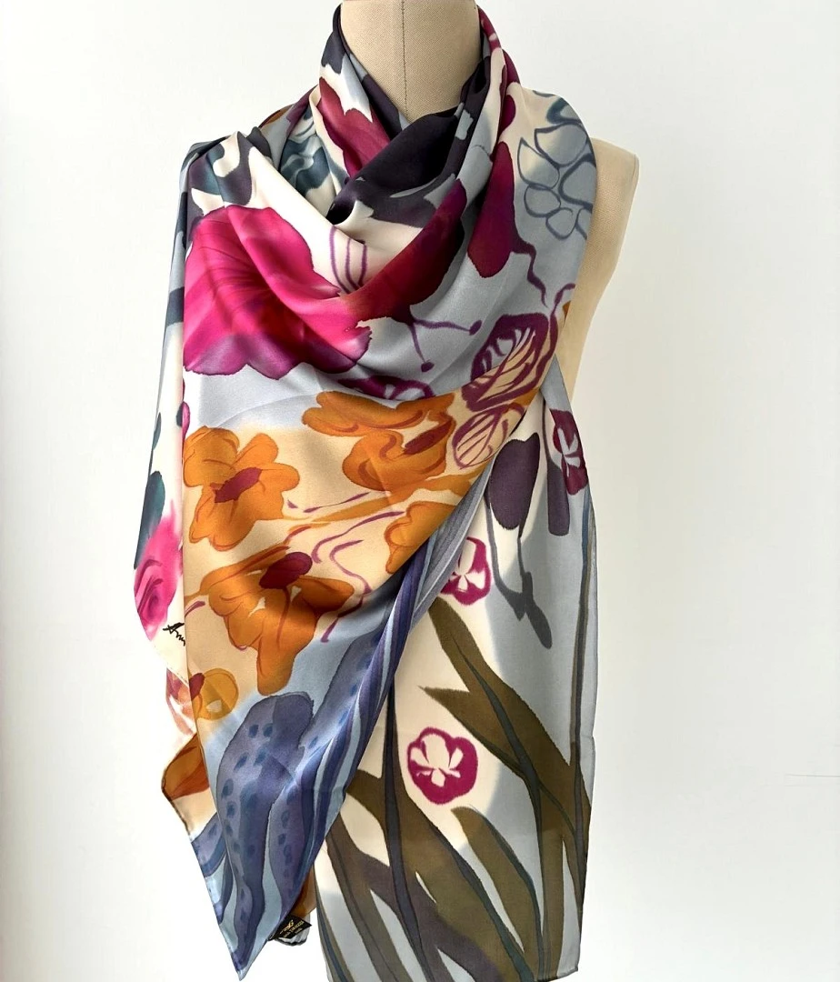 Pañuelo Silk Satín Modelo ZAFRINA de la Colección Mundana Pañuelo Silk Satín Modelo ZAFRINA de la Colección Mundana