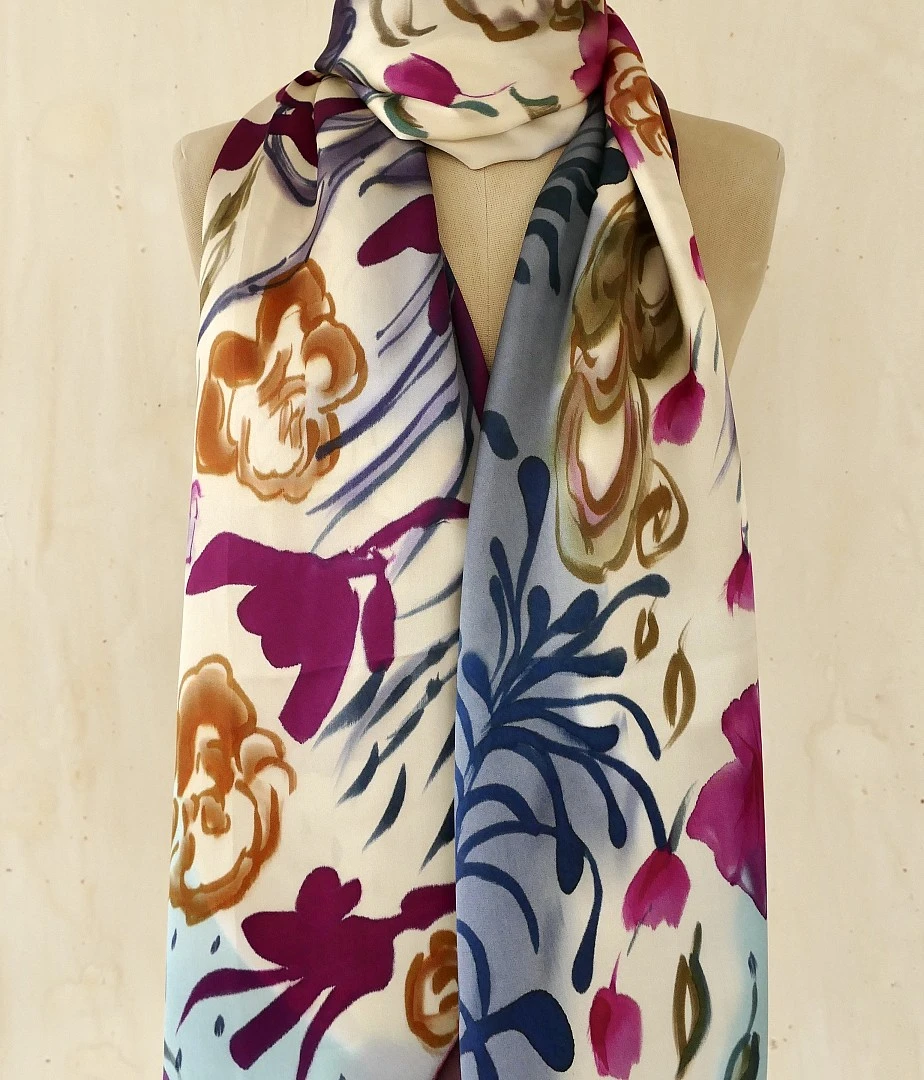 Pañuelo Silk Satín Modelo_ANTARA de la colección AUSTRALIS